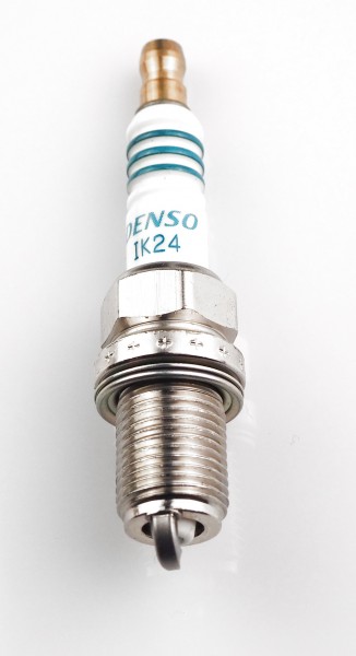 Zündkerze Denso Iridium Power: IK24 passend für Honda CRF 450 X (Bj.05-08) / XR 650 R