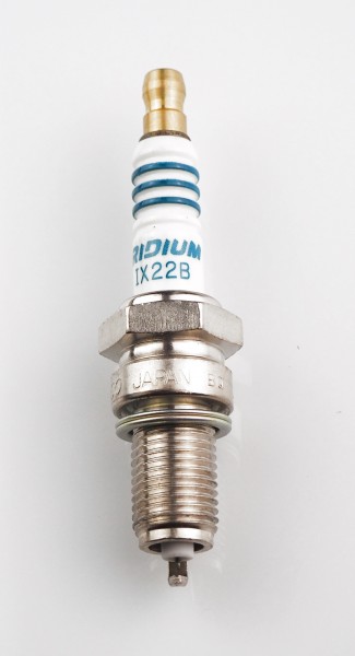 Denso Iridium Power Zündkerze IX22B passend für Kawasaki VN 1600 Mean Streak VNT60B (Bj 04-08)