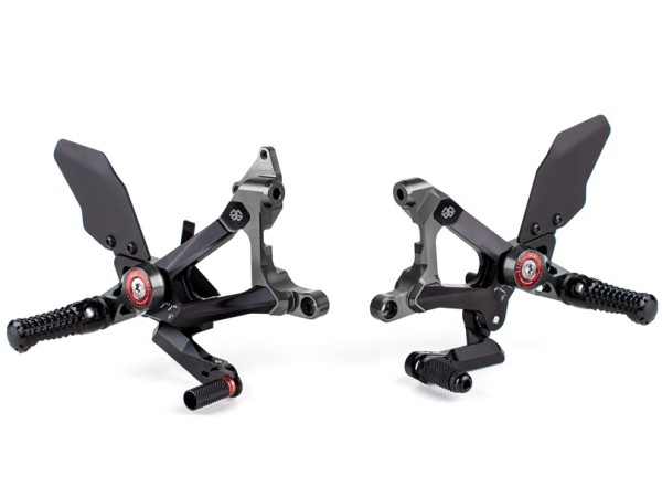 Gilles Fussrastenanlage MUE2-D02-B mit ABE - passend für Ducati Streetfighter V4 V4S