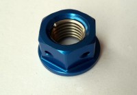 Mutter Kettenrad M10x1.25 blau rot schwarz titan Alu Mutter Kettenrad M10x1.25 blau rot schwarz titan Alu