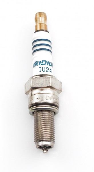 Denso Iridium Power Zündkerze IU24 passend für Moto Guzzi 1200 Sport Doppelzündung (Bj 06-)